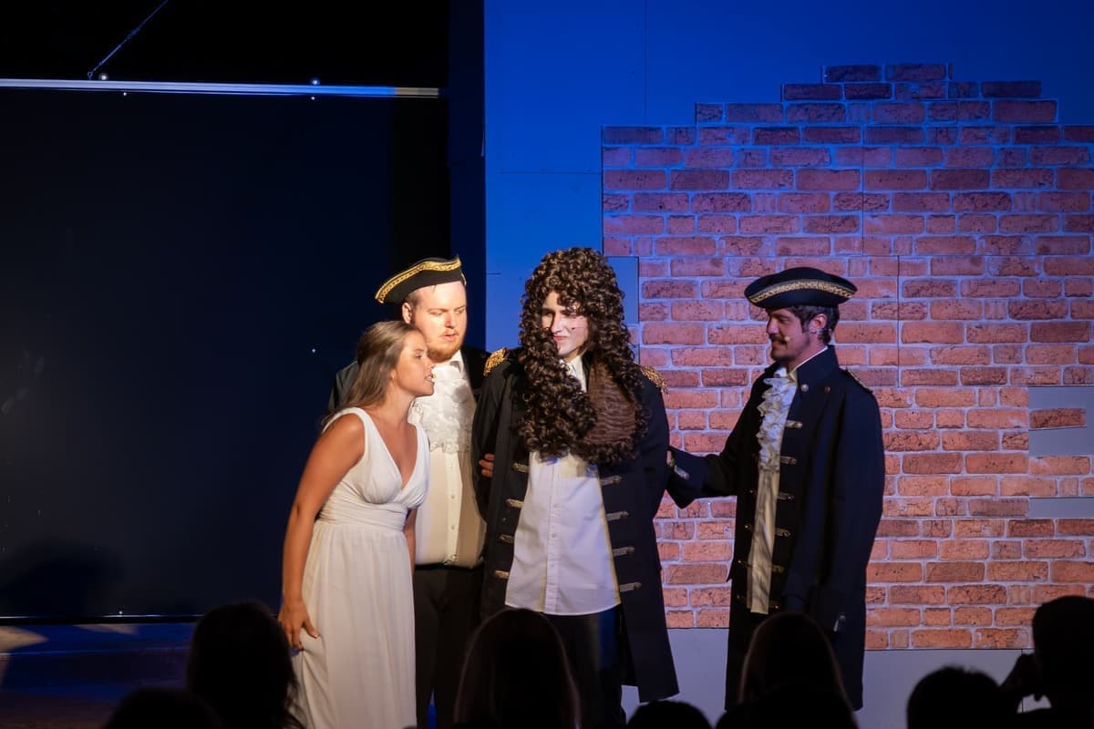 ...wird dann aber noch rechtzeitig aufgehalten.