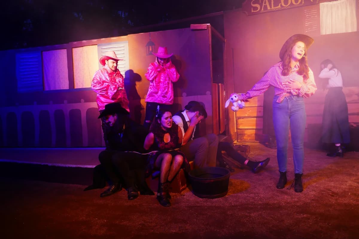 Janes (Luisa Stark) Heulsirene ist die beste Foltermethode.