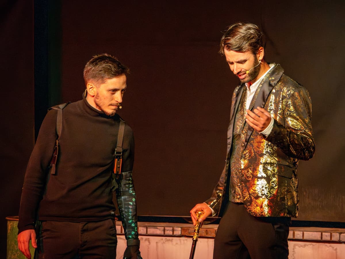 Xion Venom (Yunus Sari) macht die Drecksarbeit für Blade (Louis Noe)