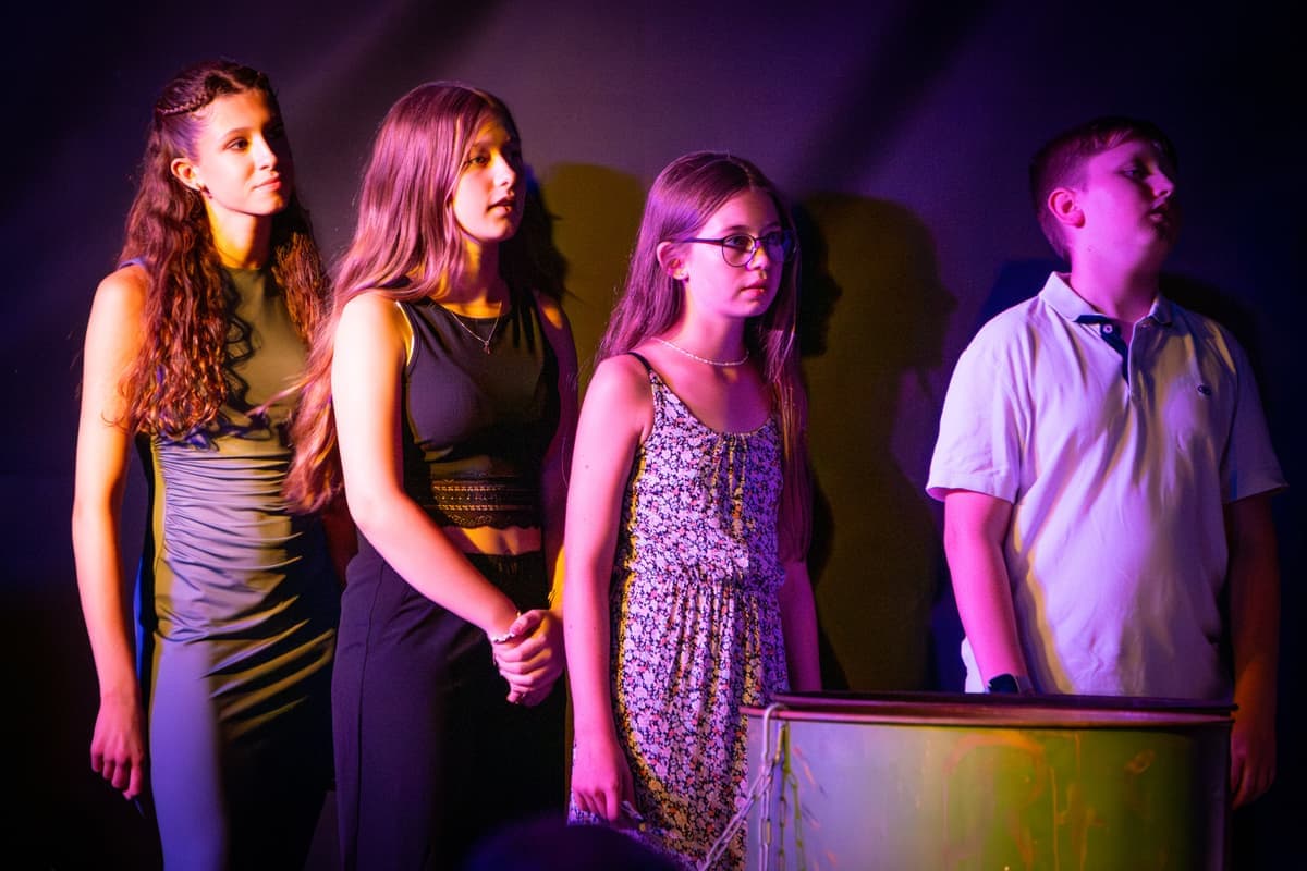 Alle warten auf die große Party von Quantum Industries