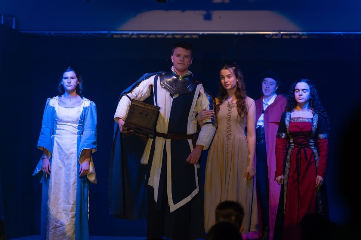 “Schließlich findet Ritter Berthold den Schatz und gründet das Kloster Ramosa.”